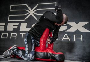 FEFLOGX Sportswear, MMA-Training Shooting in Leggings Camou und Longsleeve.